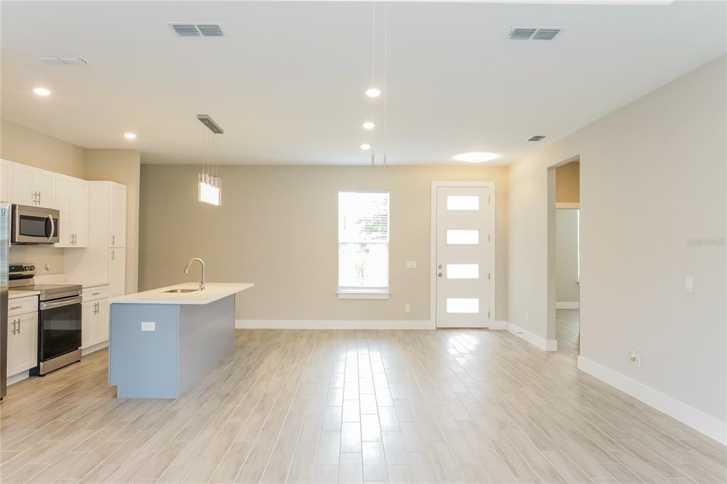202 Snapper Way Kissimmee, FL 34759 - Photo 2 of 15