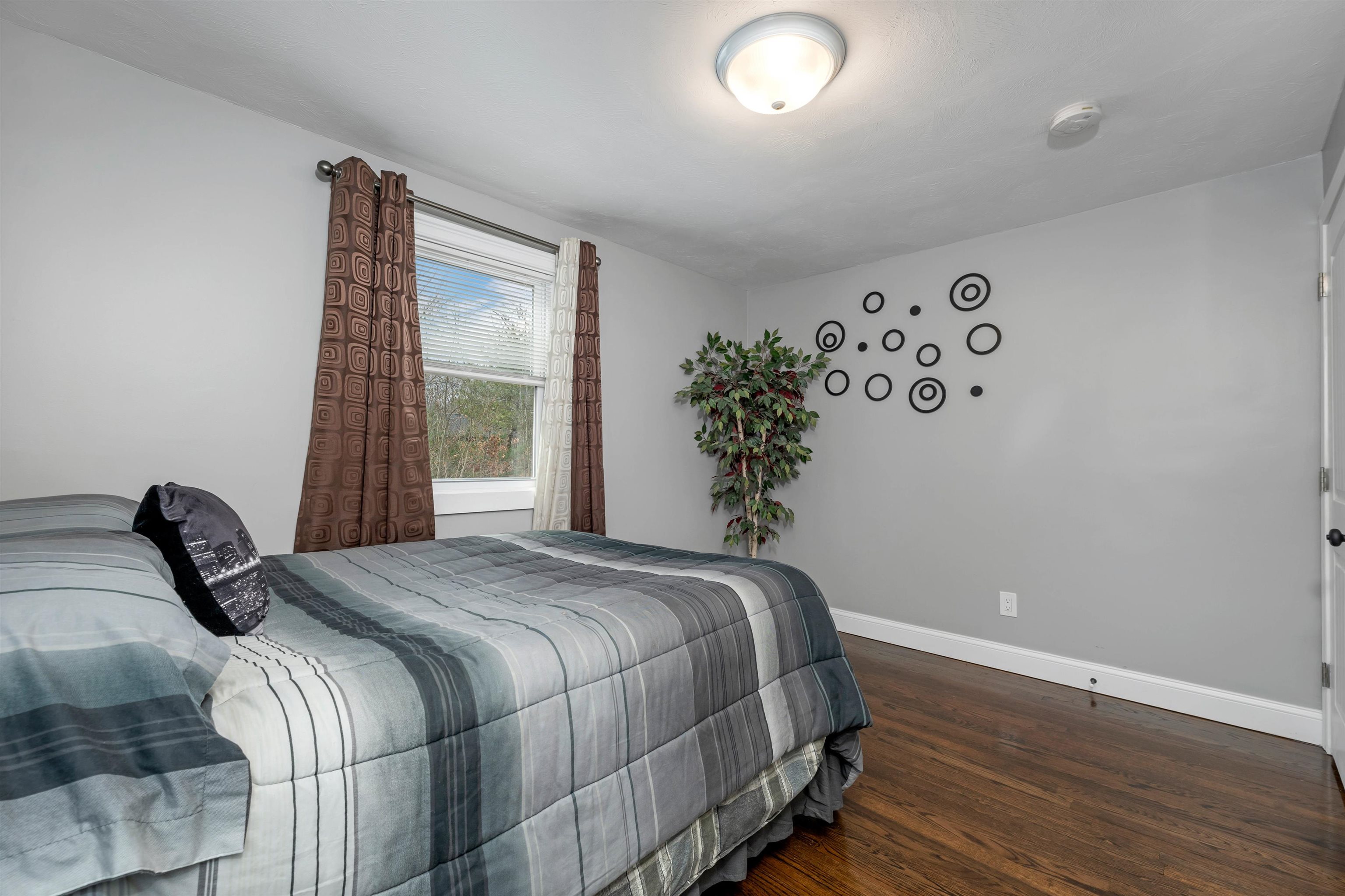 58 English Range Road Derry, NH 03038 - Photo 8 of 40