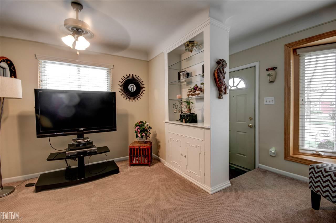 24835 Ridgecroft Avenue Eastpointe, MI 48021 - Photo 5 of 24