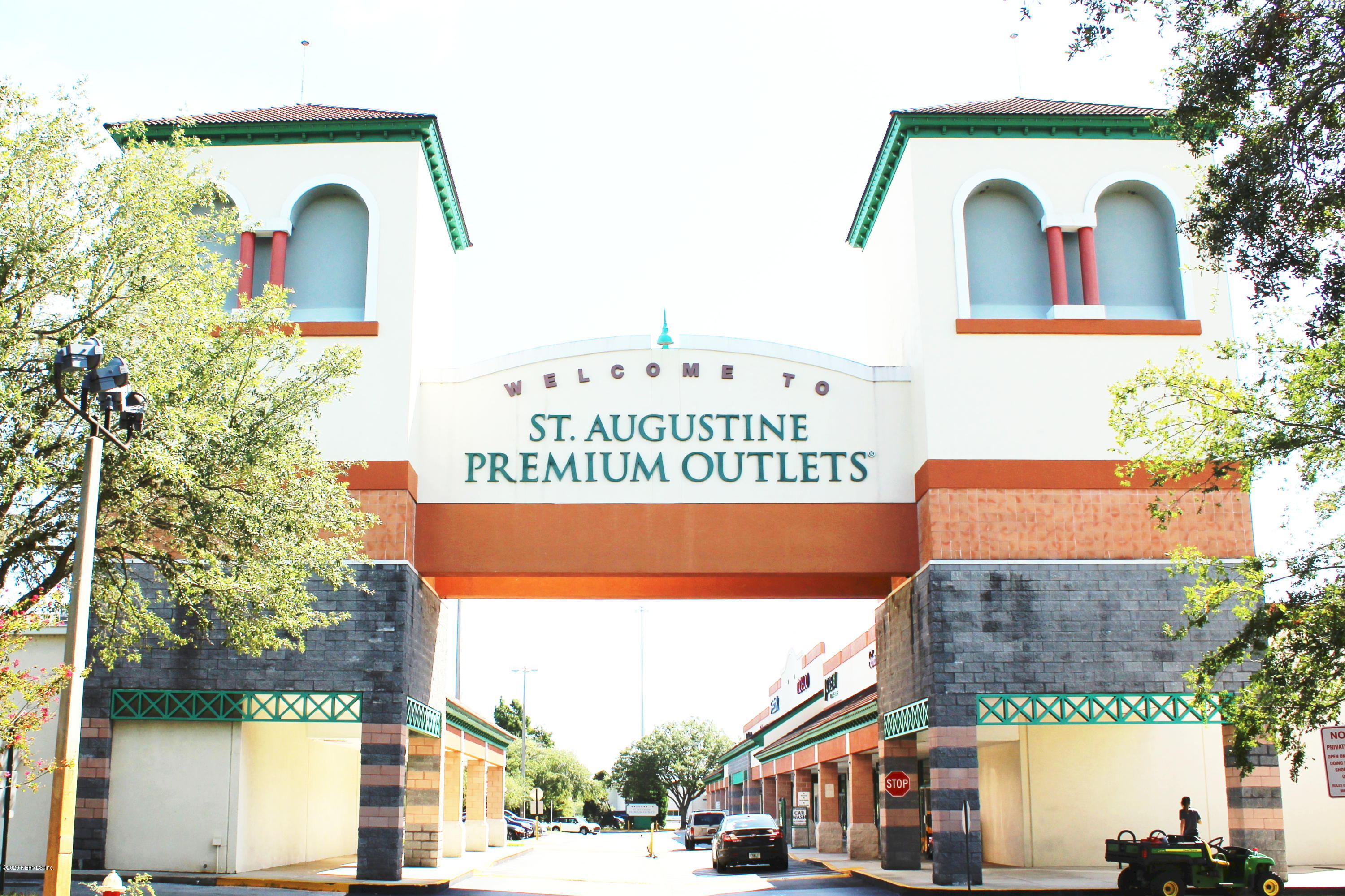 8145 Wendover Road St. Augustine, FL 32092 - Photo 55 of 55 a front view of a building with garden