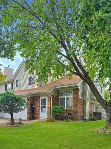 $245,000 | 1250 Birch Court, Unit 21, White Bear Lake, MN 55110