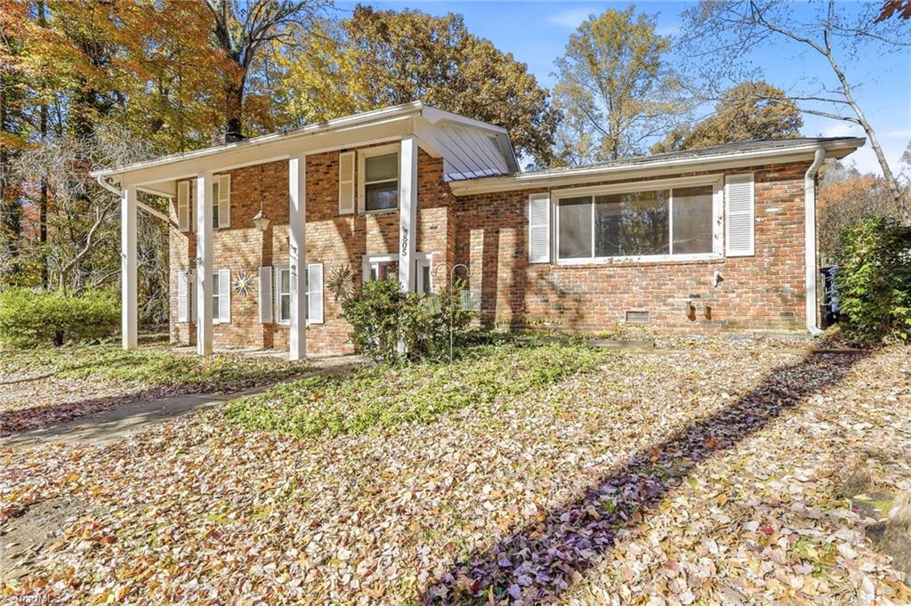 805 Lynn Dee Drive Winston-Salem, NC 27106 - Photo 1 of 32