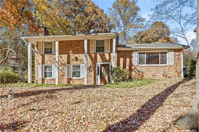 $265,000 | 805 Lynn Dee Drive, Winston-Salem, NC 27106
