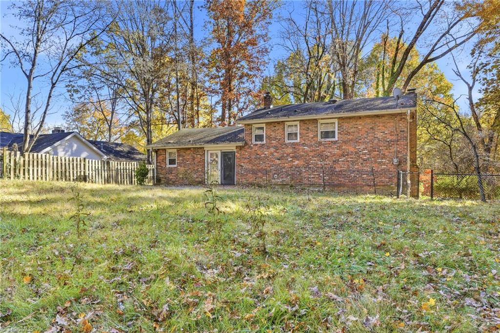 805 Lynn Dee Drive Winston-Salem, NC 27106 - Photo 28 of 32