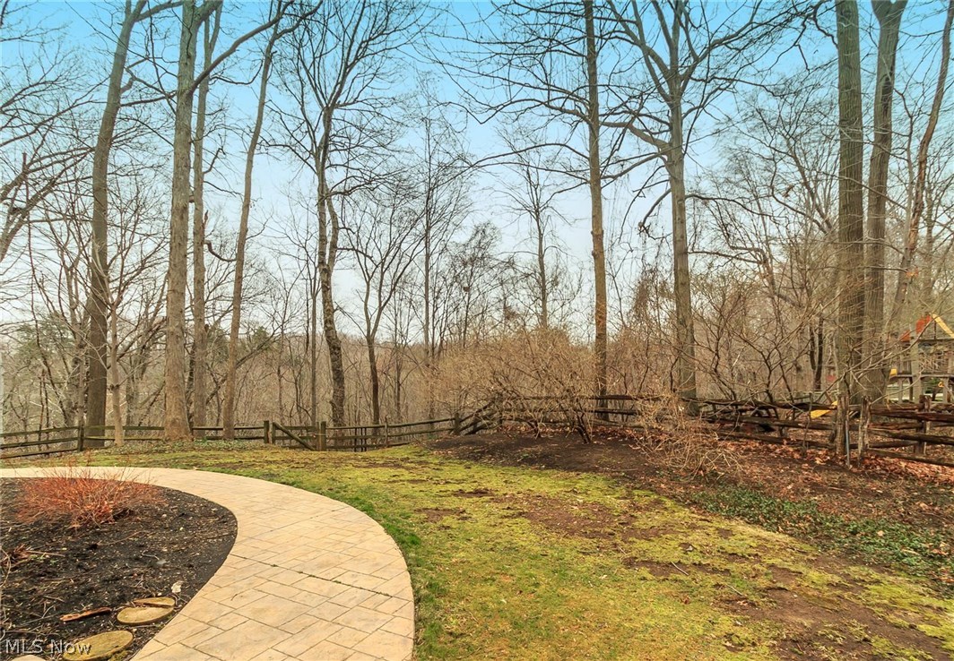 35940 Timber Ridge Lane Willoughby, OH 44094 - Photo 6 of 33 Gallery Image 6