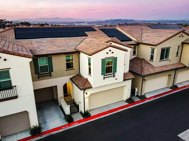 $1,100,000 | 1728 Vly Oak Way, Oceanside, CA 92056