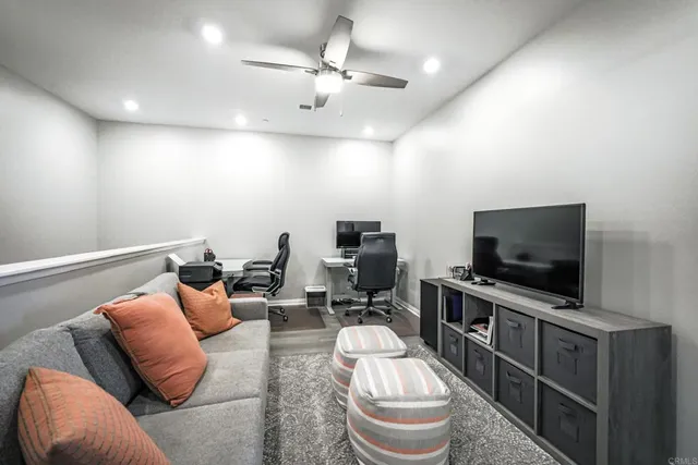 $1,100,000 | 1728 Vly Oak Way, Oceanside, CA 92056