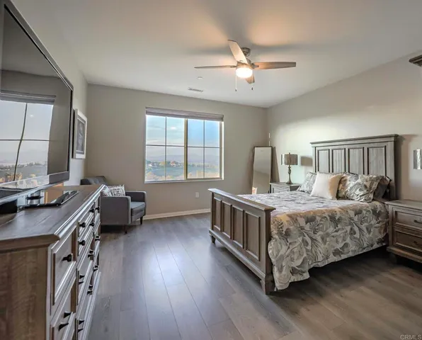 $1,100,000 | 1728 Vly Oak Way, Oceanside, CA 92056