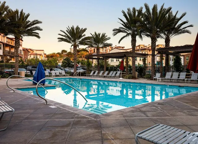 $1,100,000 | 1728 Vly Oak Way, Oceanside, CA 92056