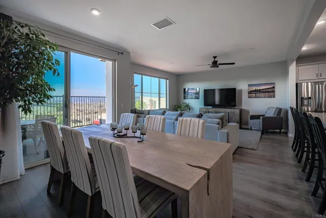 $1,100,000 | 1728 Vly Oak Way, Oceanside, CA 92056