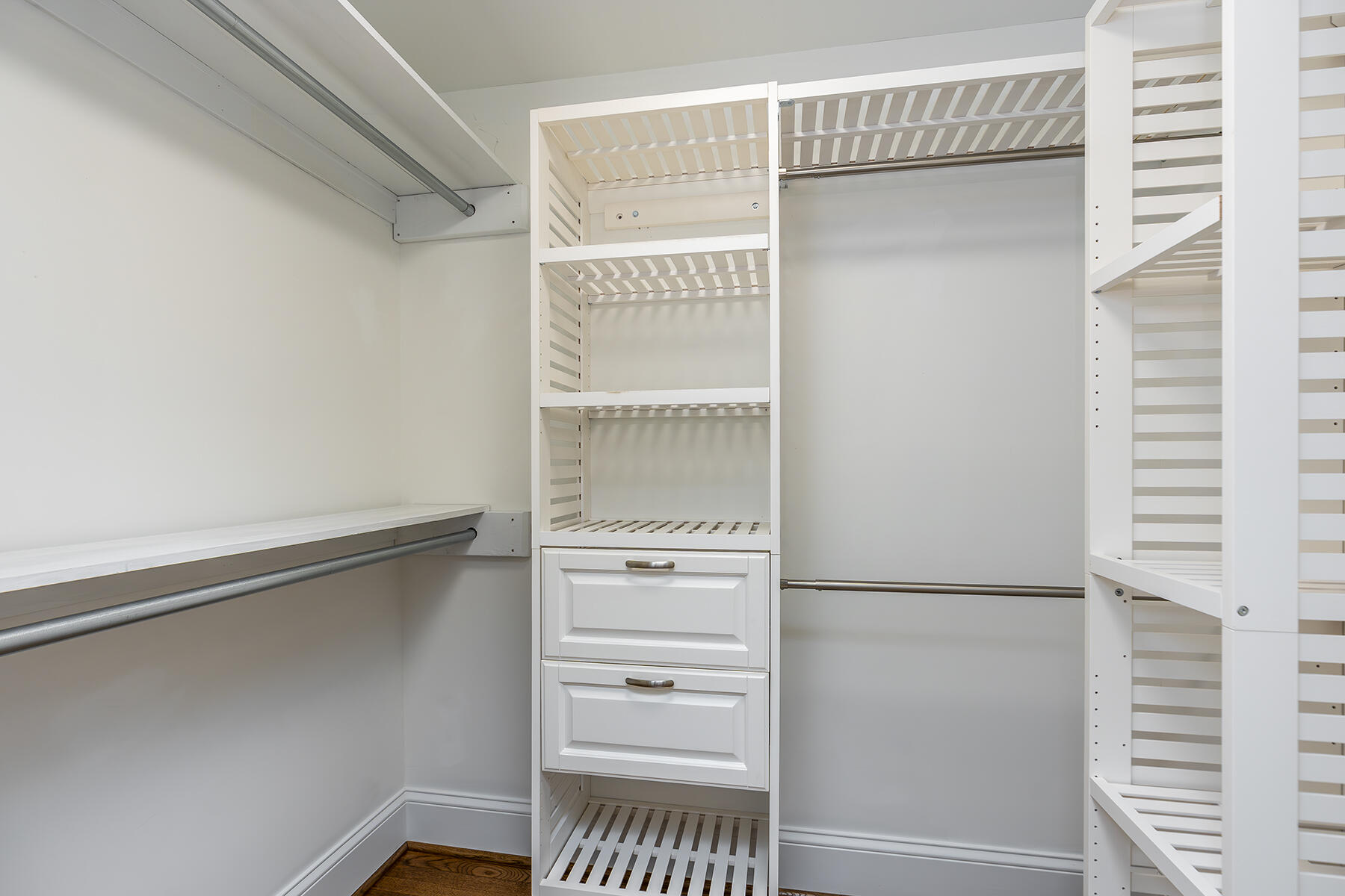 321 Sycamore Road Lexington, KY 40502 - Photo 46 of 82 Primary Closet
