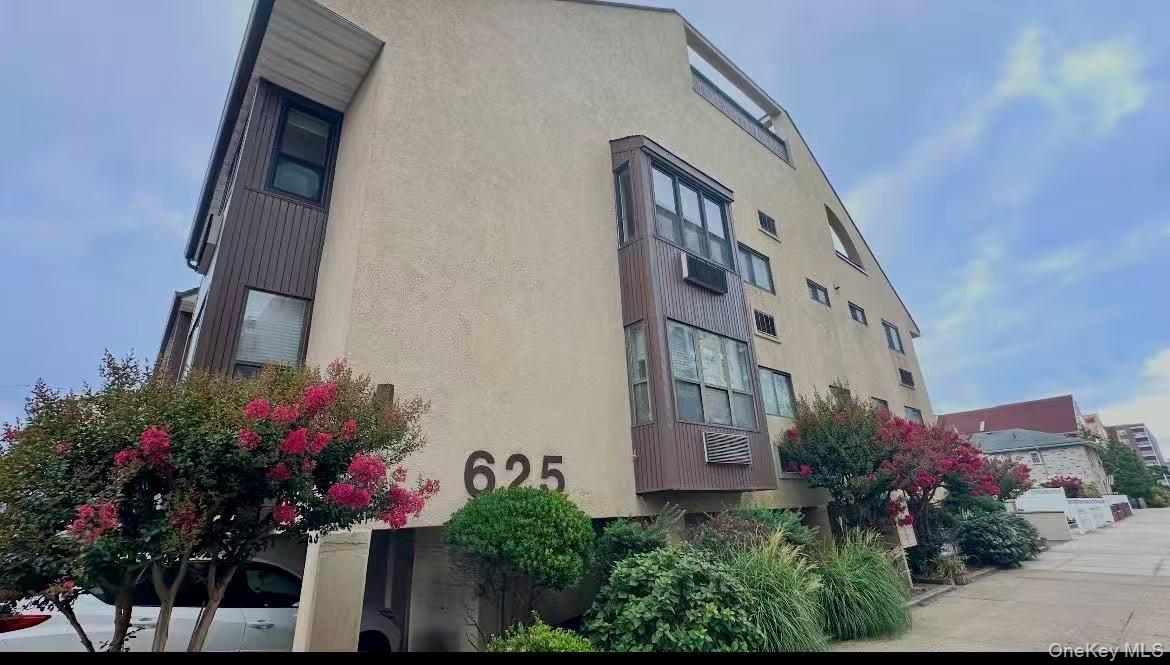 625 Shore Road, Unit 2B Long Beach, NY 11561 - Photo 1 of 12 Gallery Image 1
