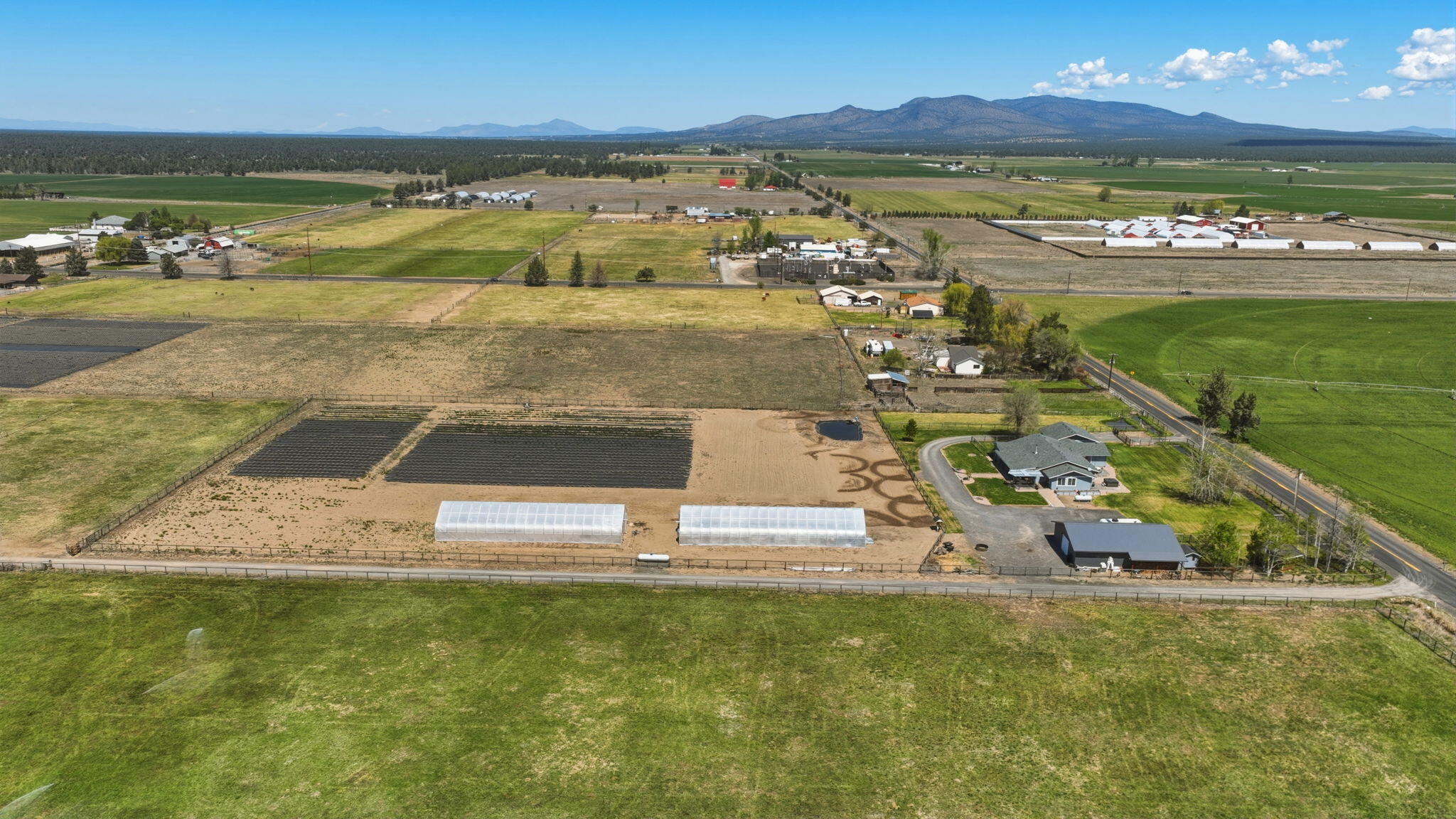 26345 Walker Road Bend, OR 97701 - Photo 66 of 98 62-web-or-mls-Riley_Visuals_004