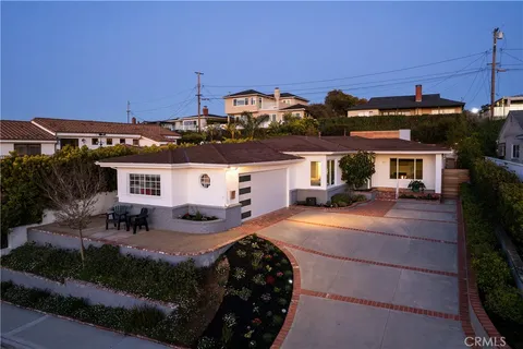 $2,349,000 | 410 Vía Mesa Grande, Redondo Beach, CA 90277