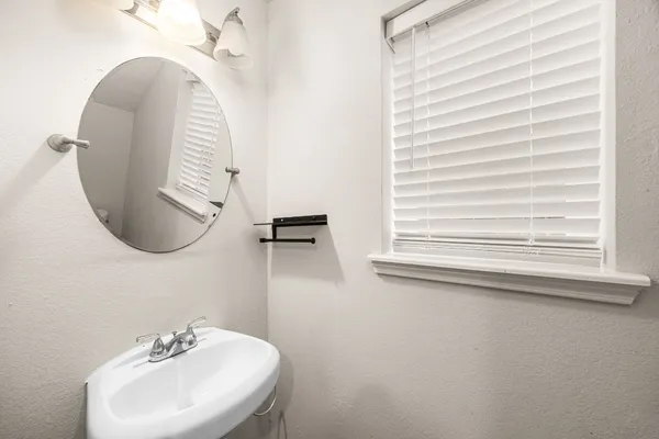 $2,200 | 11843 Sunny Stream Drive, Tomball, TX 77375