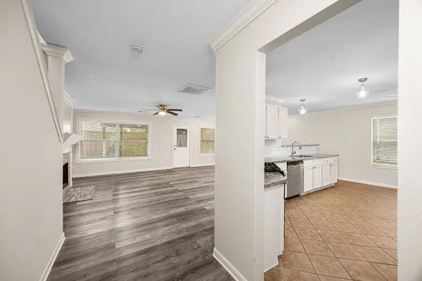 $2,200 | 11843 Sunny Stream Drive, Tomball, TX 77375