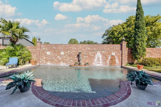 $825,000 | 7409 Rue Henri, Baton Rouge, LA 70806