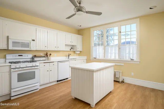 $1,195,000 | 148 South Street, Williamstown, MA 01267