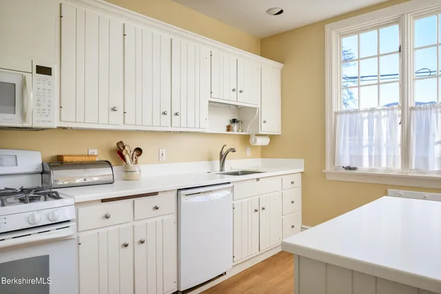 $1,195,000 | 148 South Street, Williamstown, MA 01267