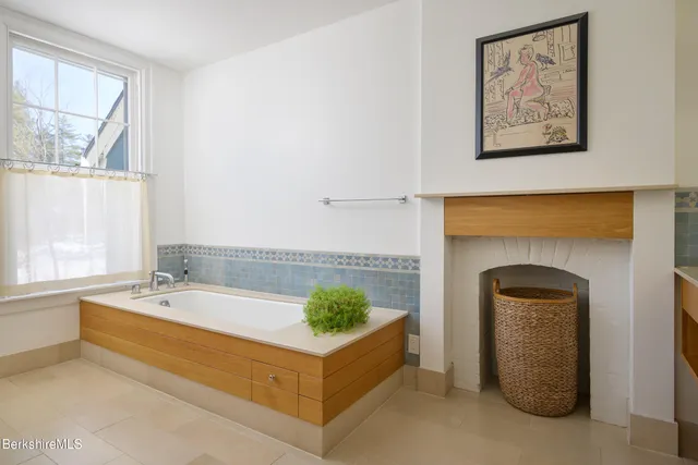 $1,195,000 | 148 South Street, Williamstown, MA 01267