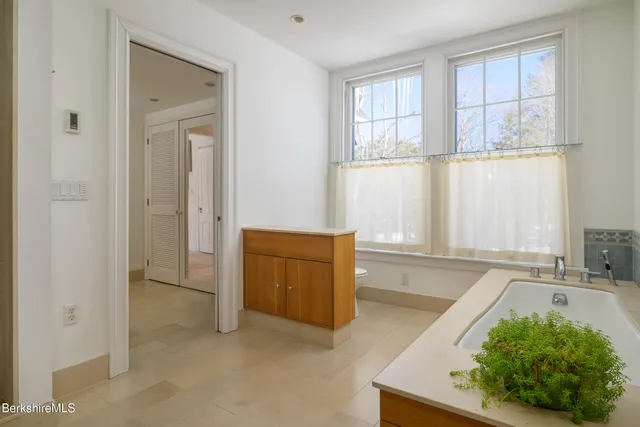 $1,195,000 | 148 South Street, Williamstown, MA 01267