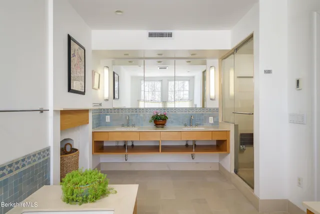 $1,195,000 | 148 South Street, Williamstown, MA 01267