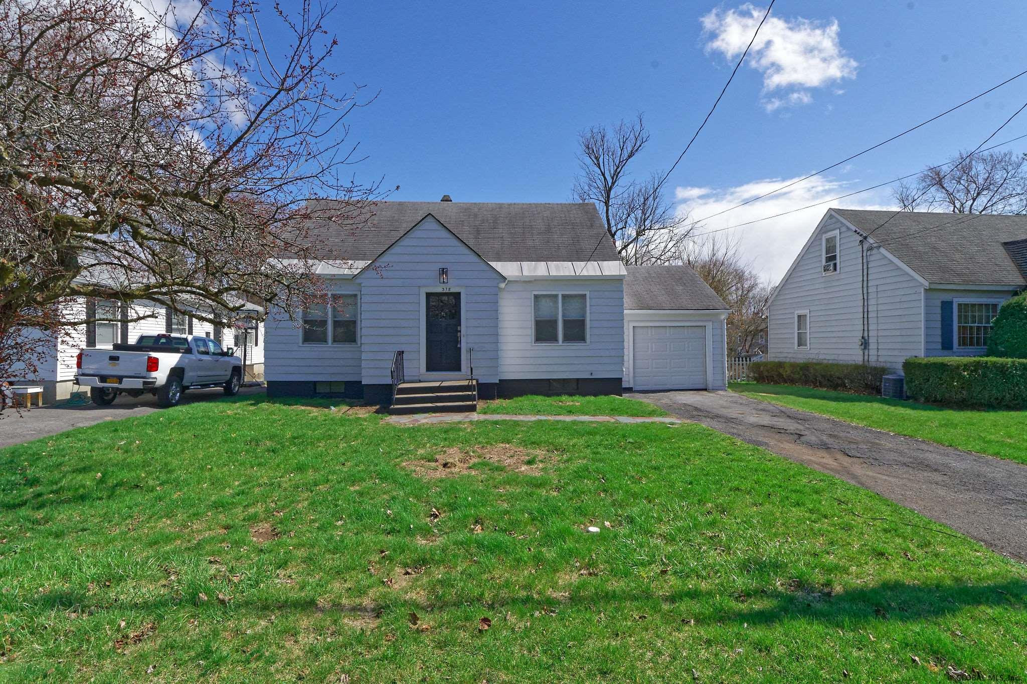 318 Sullivan Road Schenectady, NY 12304 - Photo 1 of 32 Photo 1