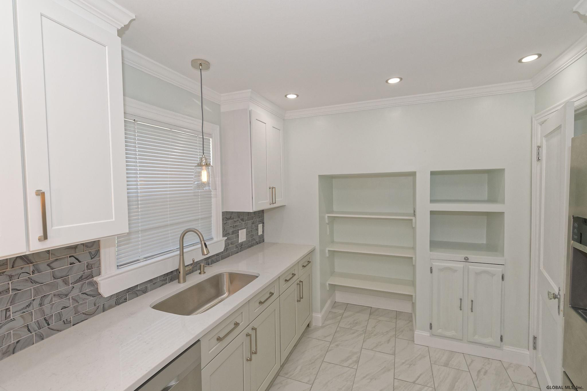 318 Sullivan Road Schenectady, NY 12304 - Photo 12 of 32 Photo 12