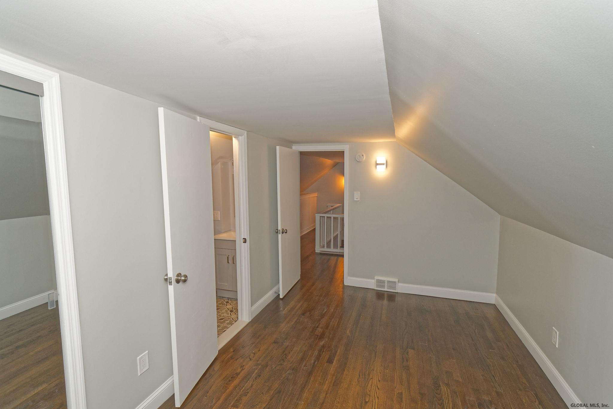 318 Sullivan Road Schenectady, NY 12304 - Photo 17 of 32 Photo 17