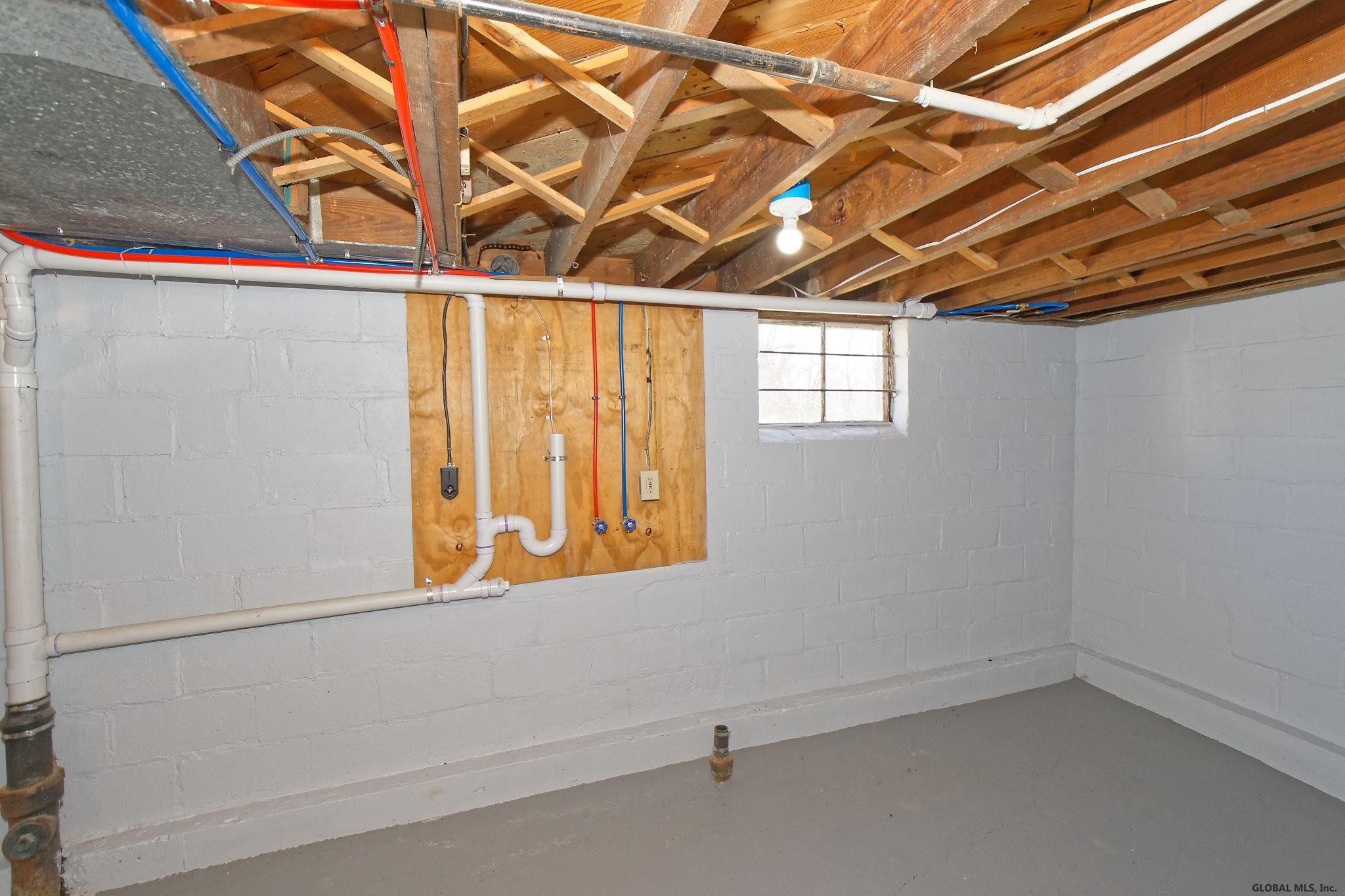 318 Sullivan Road Schenectady, NY 12304 - Photo 24 of 32 Photo 24