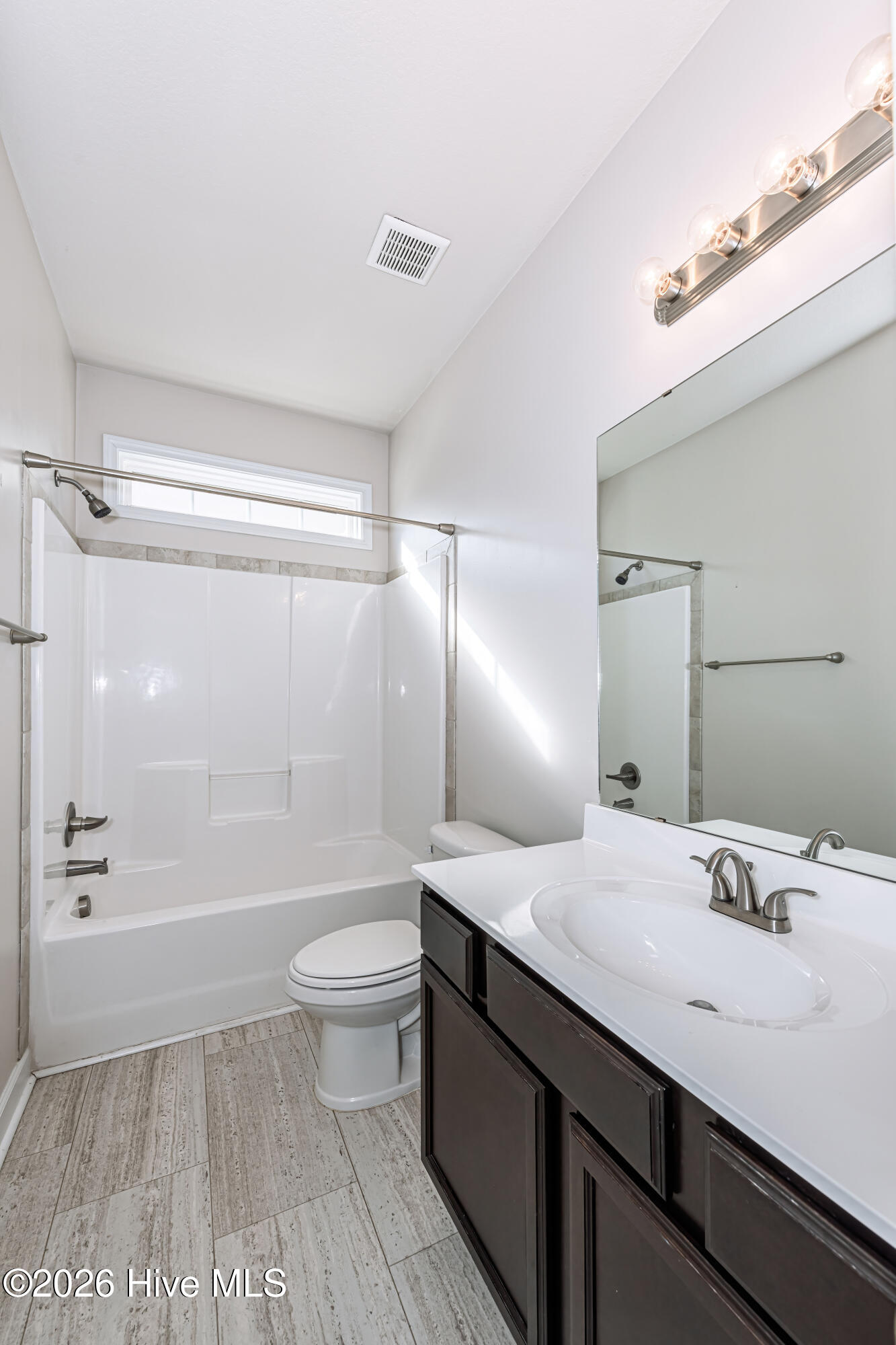 341 Frisco Way Holly Ridge, NC 28445 - Photo 38 of 61 Upstairs hall full bathroom