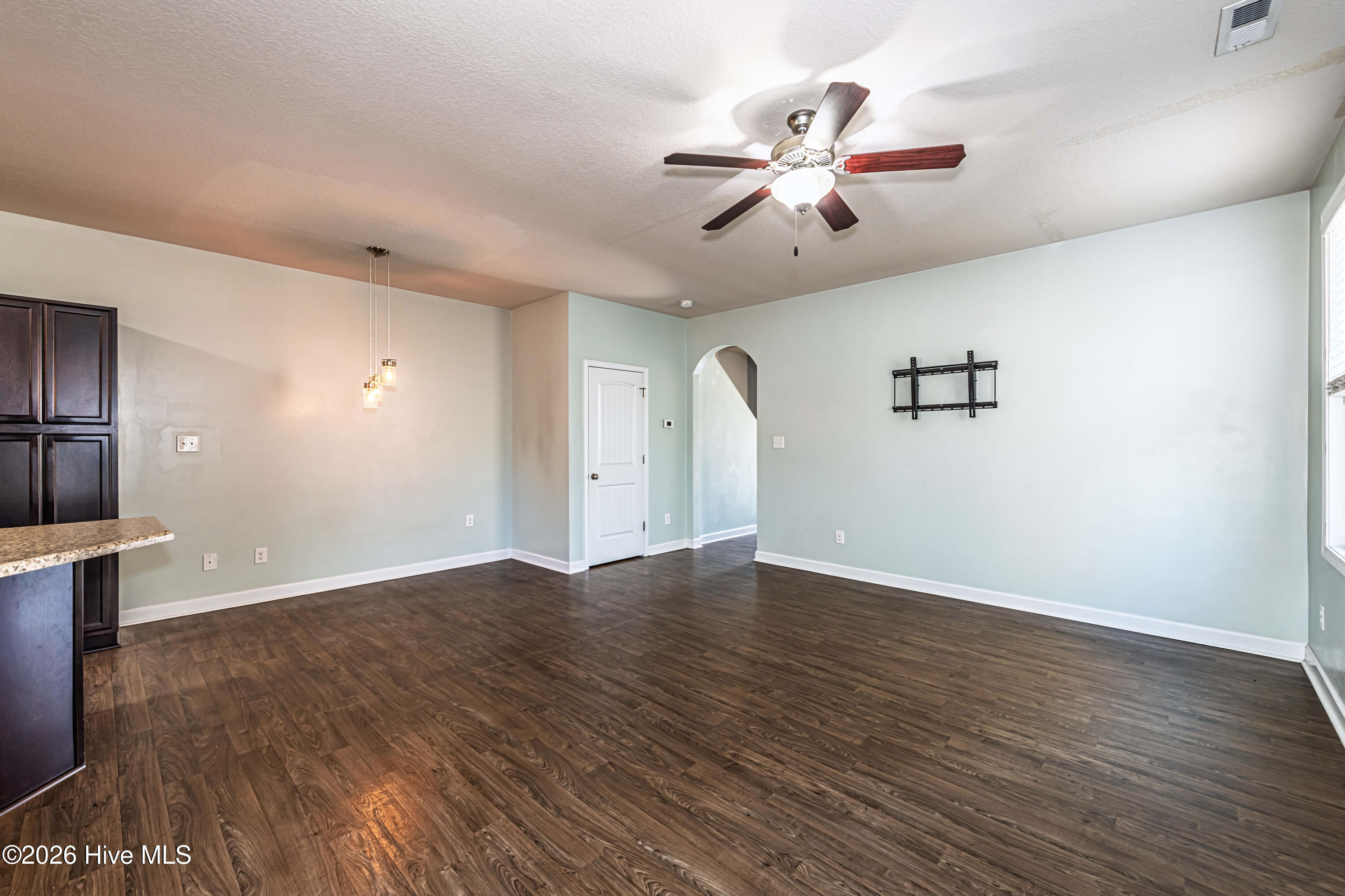 341 Frisco Way Holly Ridge, NC 28445 - Photo 9 of 61 Living room
