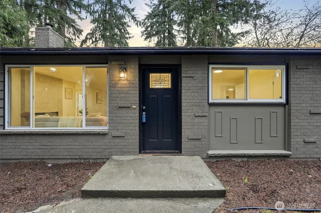 $725,000 | 13417 Meridian Place West, Everett, WA 98208