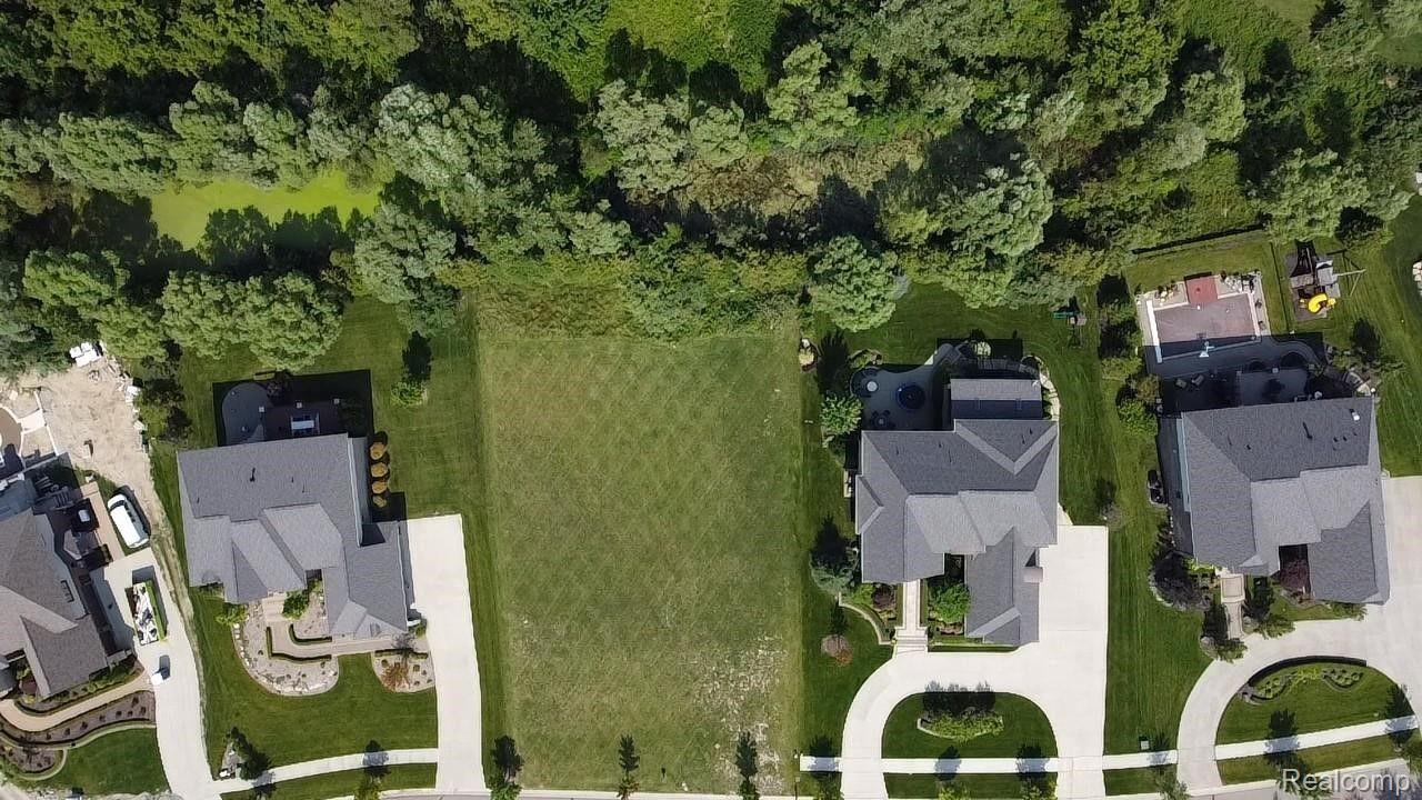 5669 Mystic Lane Rochester, MI 48306 - Photo 4 of 8 Gallery Image 4