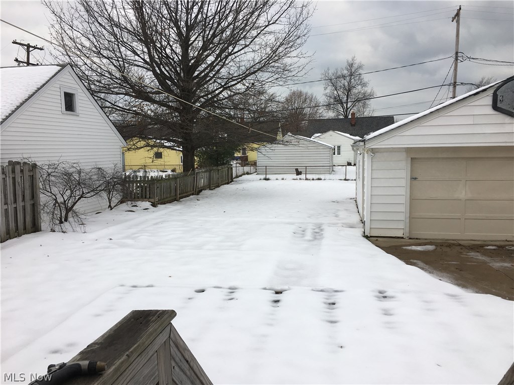 392 Clarmont Road Willowick, OH 44095 - Photo 5 of 22