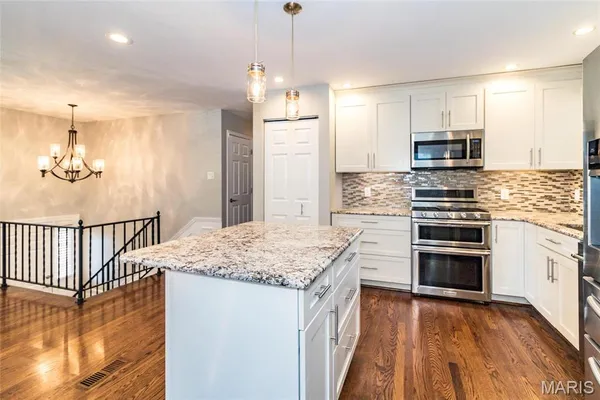 $3,695 | 123 Oakside Lane, St. Louis, MO 63122