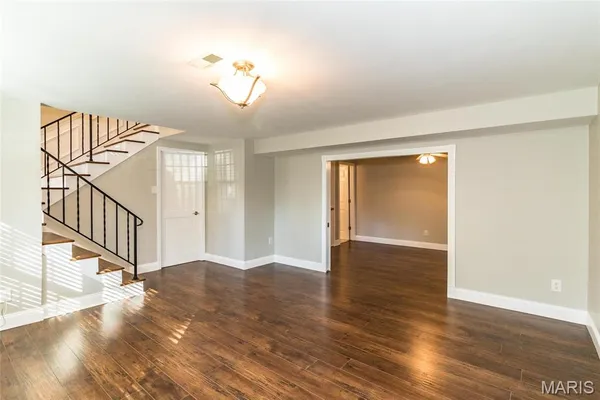 $3,695 | 123 Oakside Lane, St. Louis, MO 63122