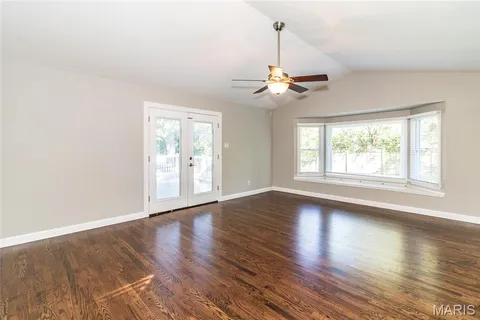 $3,695 | 123 Oakside Lane, St. Louis, MO 63122