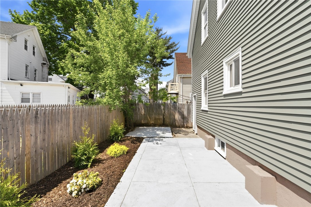 35 Lawrence Street Providence, RI 02909 - Photo 26 of 32