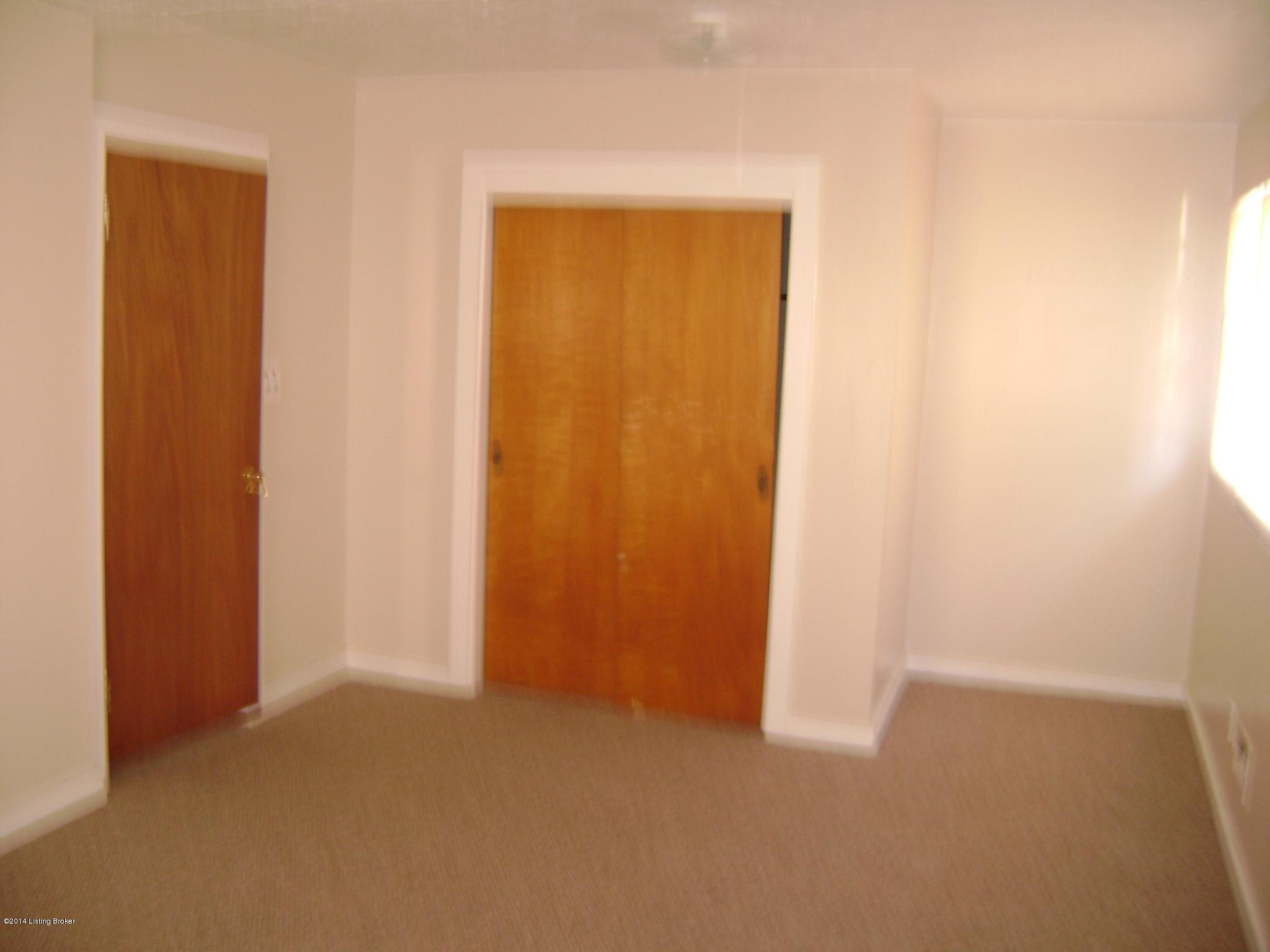 5412 Layne Road Louisville, KY 40219 - Photo 13 of 22 DSC04048