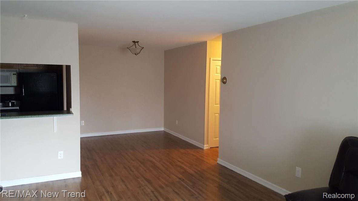 4925 East 10 Mile Road, Unit 6 Warren, MI 48091 - Photo 9 of 24 IMG_2069.JPG