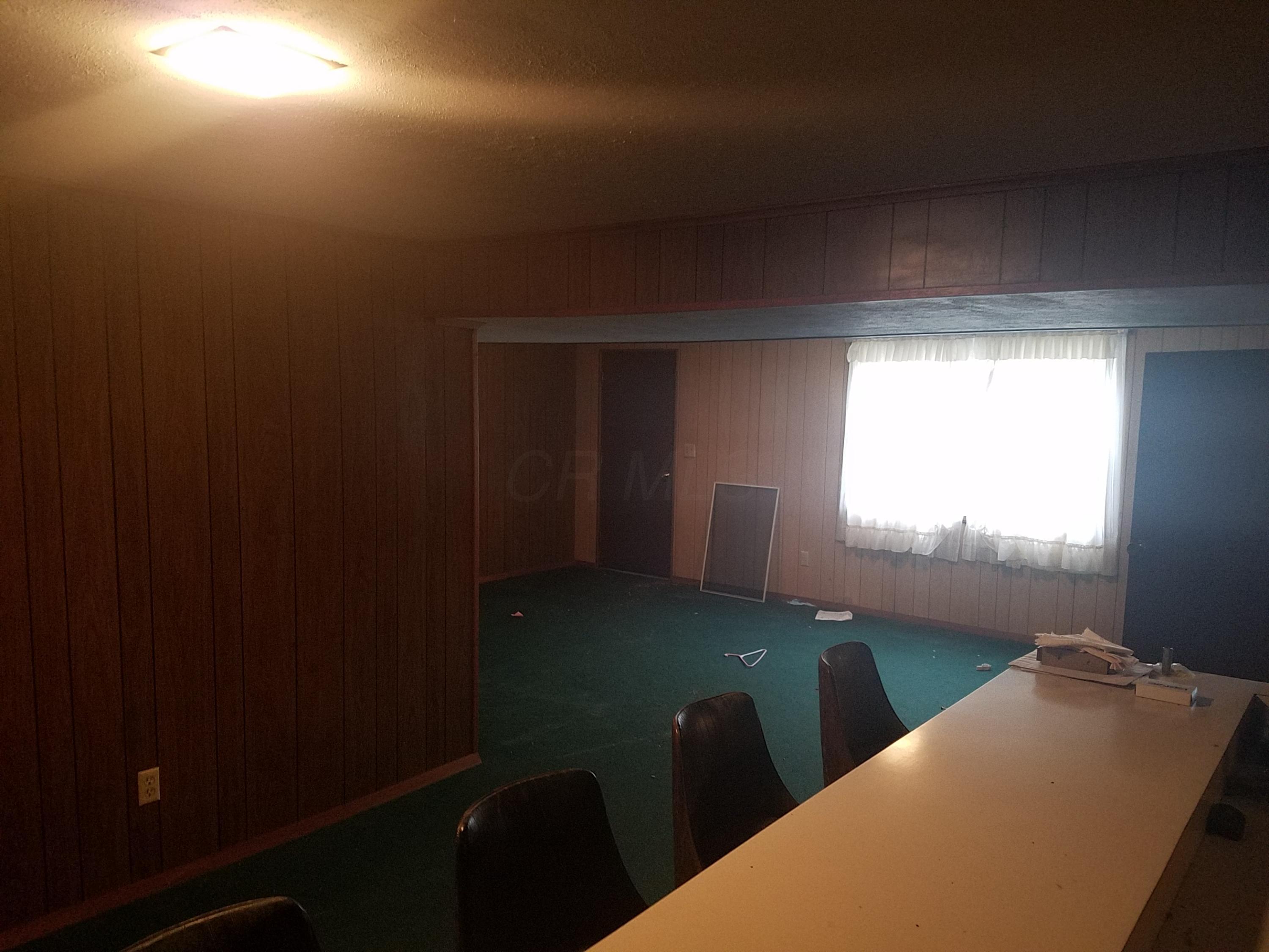 8120 Ridge Road Zanesville, OH 43701 - Photo 20 of 24