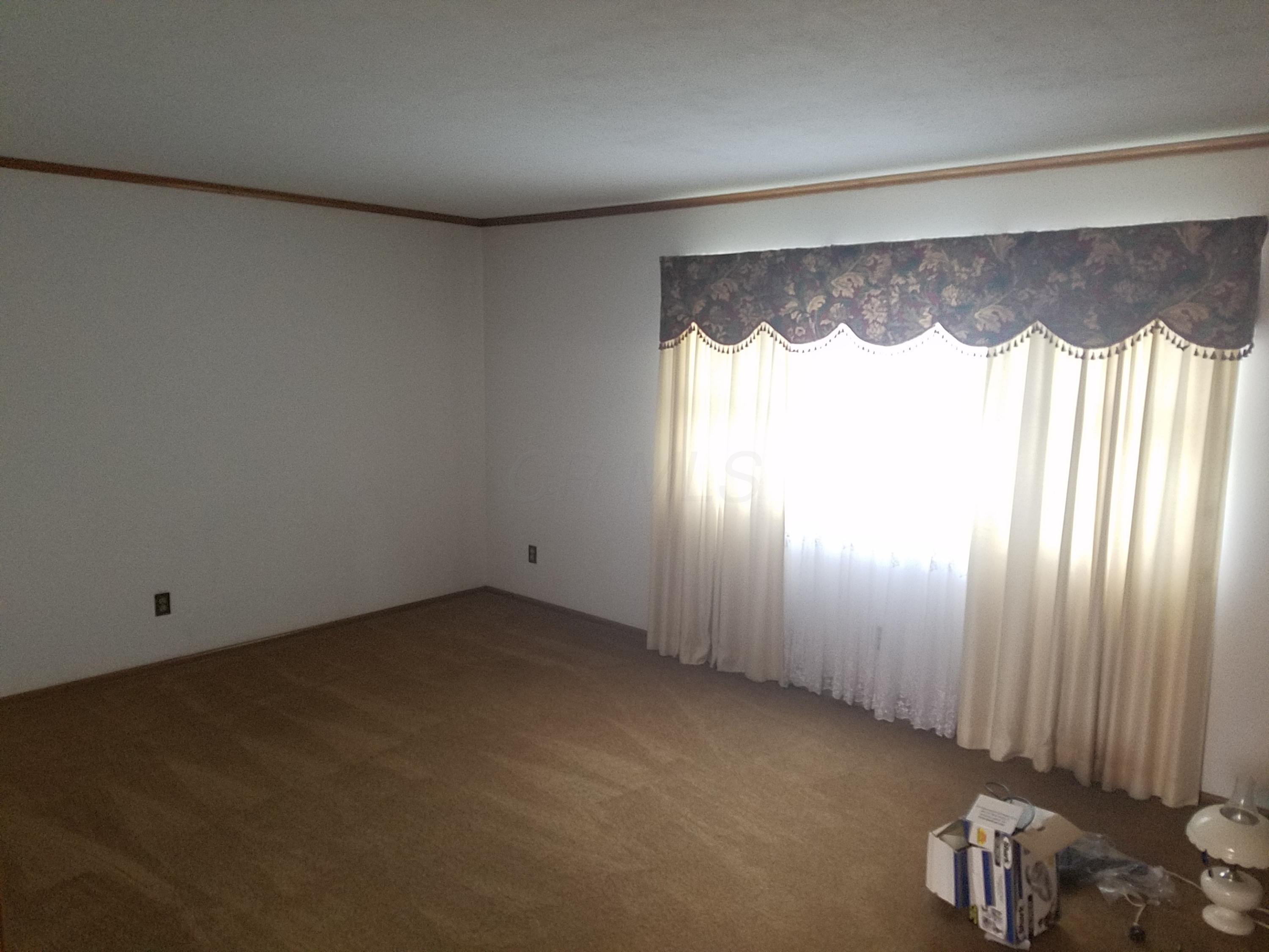 8120 Ridge Road Zanesville, OH 43701 - Photo 5 of 24