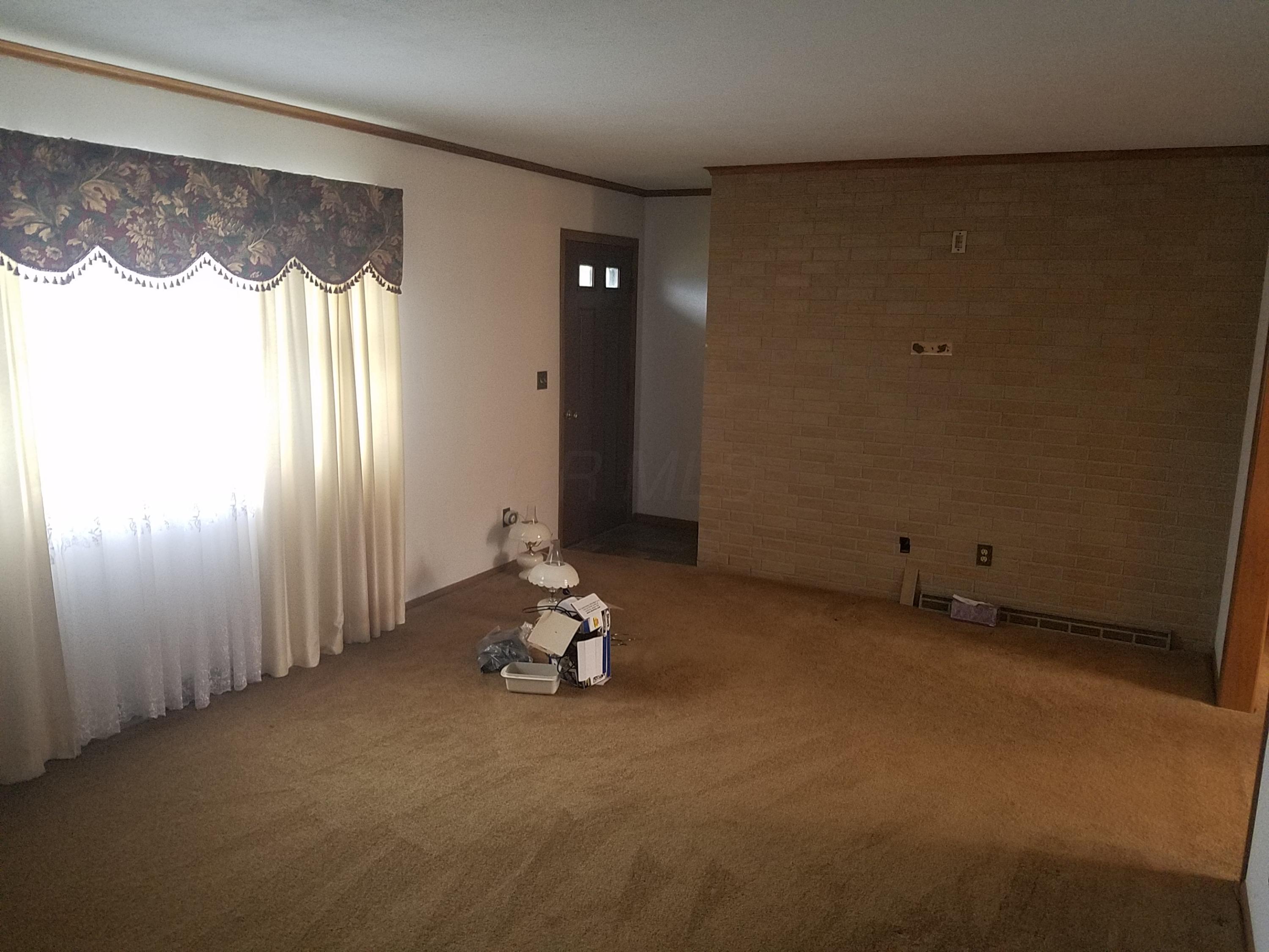8120 Ridge Road Zanesville, OH 43701 - Photo 6 of 24