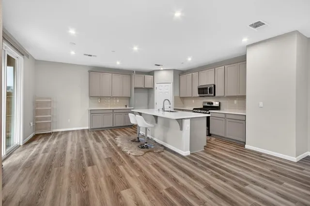 $582,000 | 9453 Del Seis Drive, Sacramento, CA 95829