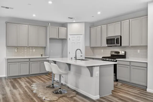 $582,000 | 9453 Del Seis Drive, Sacramento, CA 95829