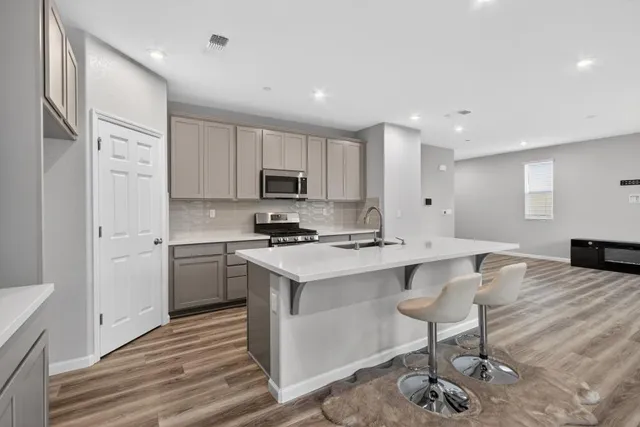 $582,000 | 9453 Del Seis Drive, Sacramento, CA 95829