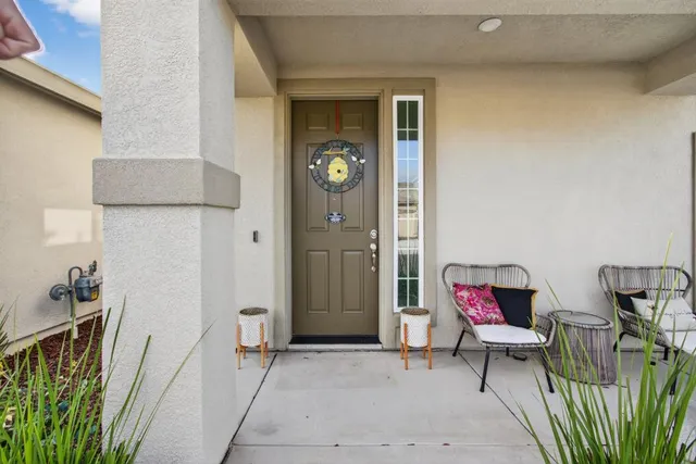 $582,000 | 9453 Del Seis Drive, Sacramento, CA 95829