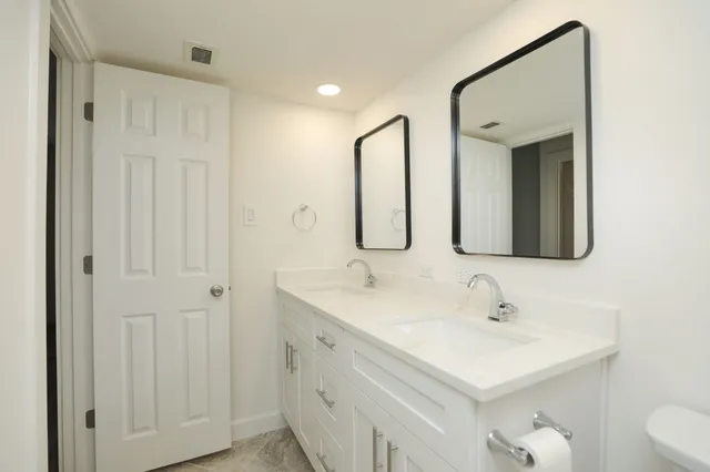 $2,800 | 1115 Augusta Drive, Unit A2, Houston, TX 77057