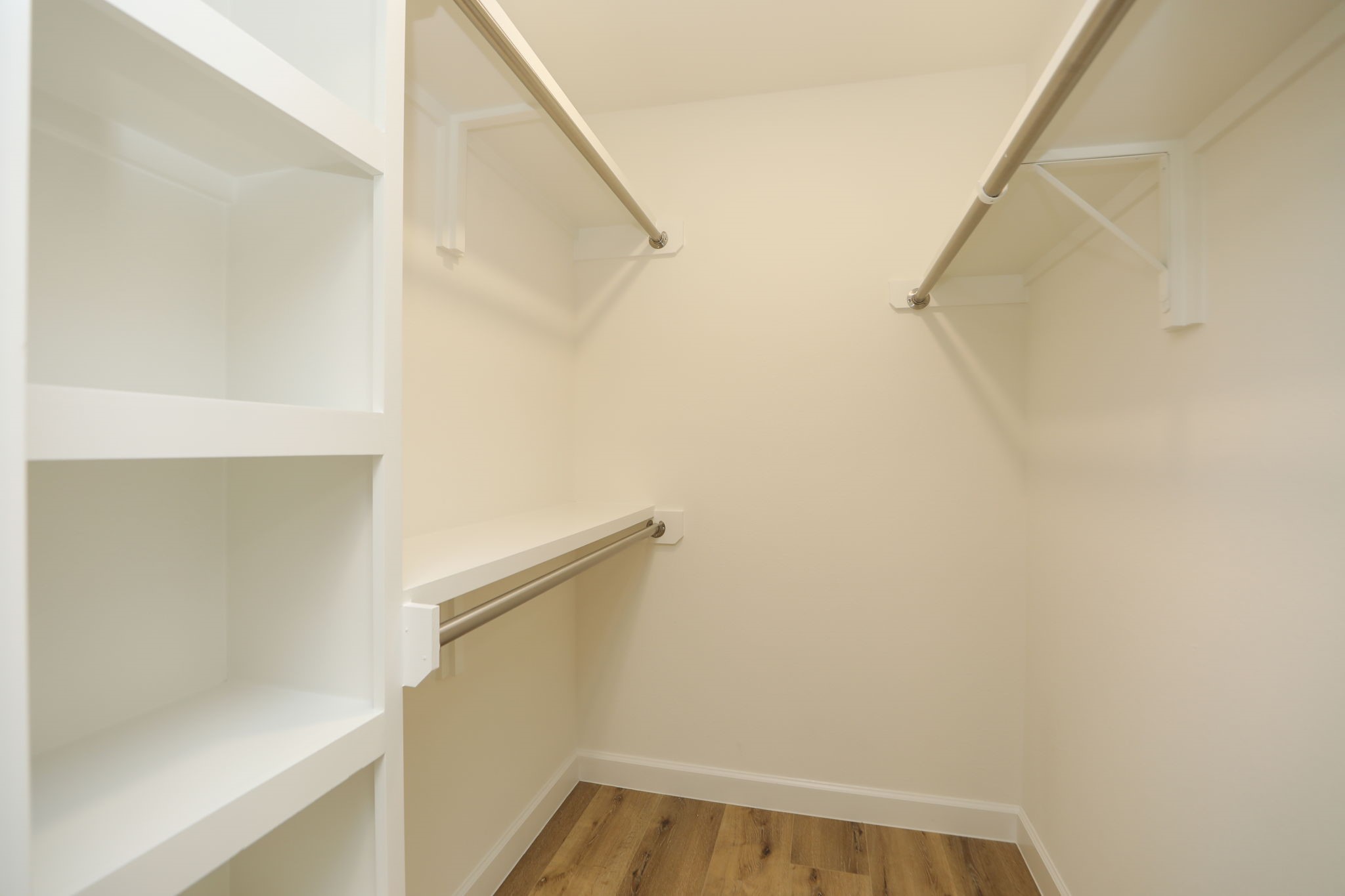 1115 Augusta Drive, Unit A2 Houston, TX 77057 - Photo 23 of 30 one of 2 master closets